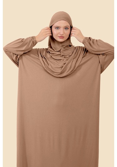 Tek Parça Tesettür Elbisesi Tak Çıkar Başörtülü Organik Pamuklu Lastikli Kolu Kaymaz Penye Kumaş Sütlü Kahverengi