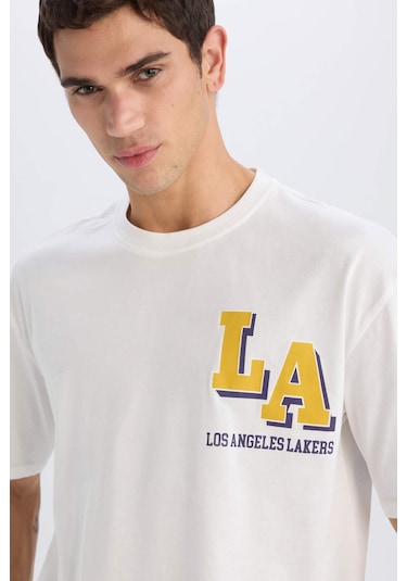DeFactoFit NBA Los Angeles Lakers Oversize Geniş Kalıp Bisiklet Yaka Sırt Baskılı Kısa Kollu Tişört B3894AX25SPER105