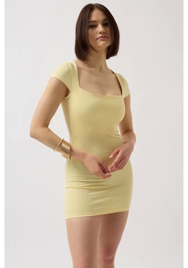 Pencere Detay Mini Dekolte Elbise Sarı