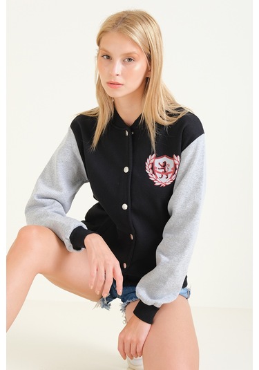 Giyi Dünyası Kadın Çıtçıtlı Şardonlu Kolej Sweatshirt Siyah 001