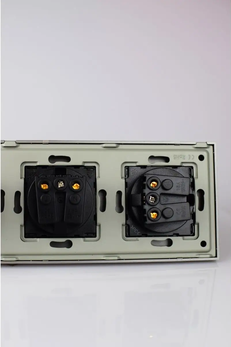 Vo'stabl Kızılı Kapılı Ve Topraklamalı Dörtlü Gri Priz 145903168 104