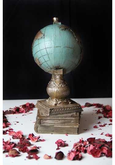 Doremcy Dekoratif Gümüş Kitaplı Dünya Küre Ev Ve Ofis Hediyelik Polyester Döküm Biblo Mavi