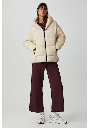 Maeghan Kadın Kapüşonlu Şal Yakalı Uzun Rüzgar Geçirmez Çift Cepli Astarlı Bej Mont