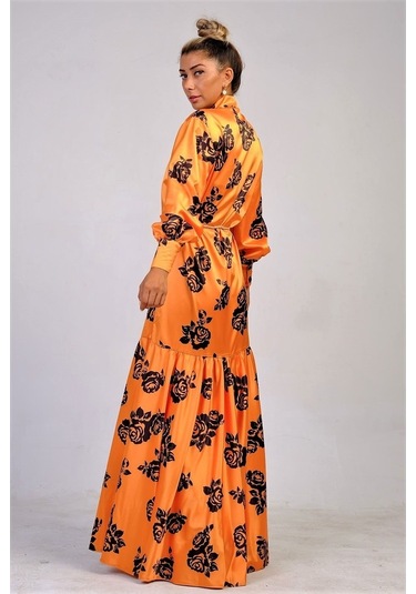 Kadın Turuncu Hakim Yaka Çiçekli Etekleri Volanlı Saten Uzun Elbi