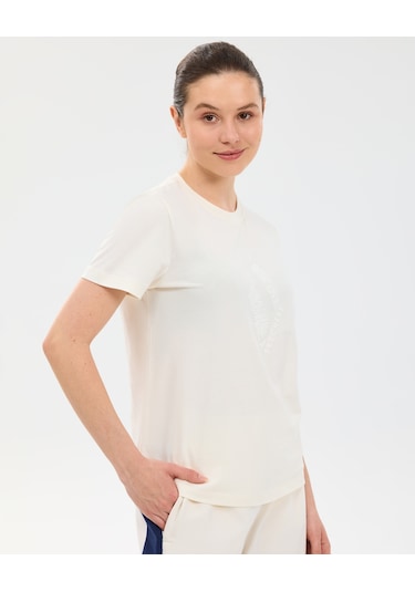 Skechers W Regular Fit Graphic T-shirt Kadın Beyaz Tshirt S2610057-3855 Skechers W Regular Fit Graphic T-shirt Kadın Beyaz Tshirt S2610057-3855