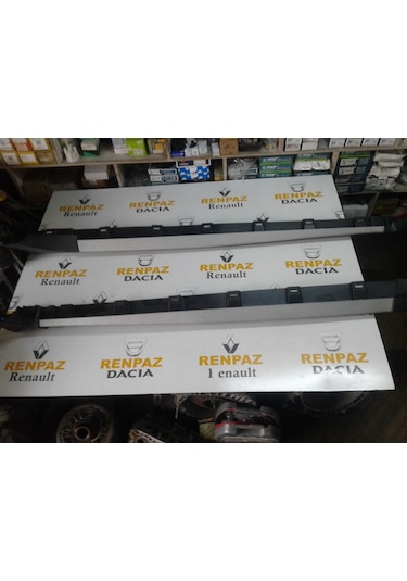 Dacia Duster Marşbiyel Pako Kaplama 764264932R - 768512324R Sağ