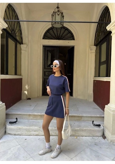 Osy Modal Yumuşak Dokulu Kumaş Kadın Parçalı Bisiklet Yaka T-shirt Mini Şortlu Etek İkili Takım -lac Lacivert Osy Modal Yumuşak Dokulu Kumaş Kadın Parçalı Bisiklet Yaka T-shirt Mini Şortlu Etek İkili Takım -lac Lacivert