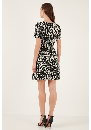 Lela Desenli Kruvaze Yaka Regular Fit Bayan Elbise 5865723 Siyah