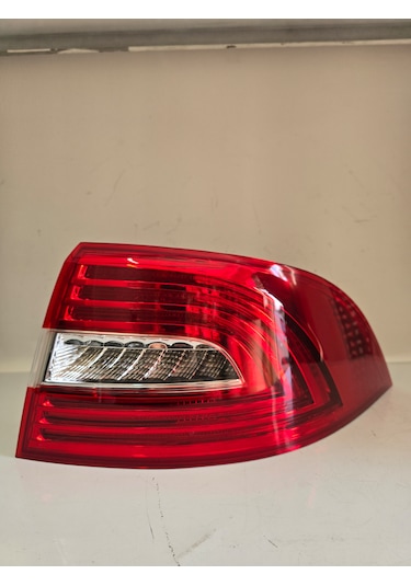 Skoda Super B 2013 2014 2015 Ledli Dış Sağ Stop