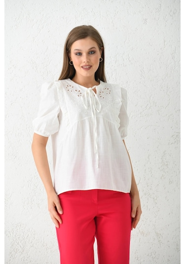 Kadın Bisiklet Yaka Balon Kol Nakış Detylı Volanlı Dokuma Yazlık Bluz Ekru
