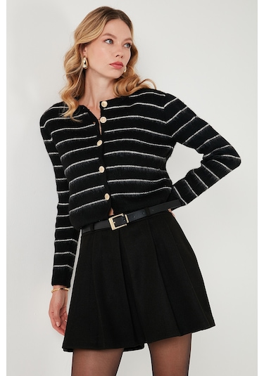 Lela Standart Fit Çizgili Yumuşak Dokulu Crop Triko Bayan Hırka 4615551 Siyah Lela Standart Fit Çizgili Yumuşak Dokulu Crop Triko Bayan Hırka 4615551 Siyah