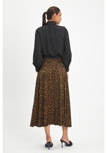 Kadın Leopar Desenli Etek - Şık Bel Detayı Ve Modern Tasarım - Günlük Ve Özel Kullanımlar İçin Haki