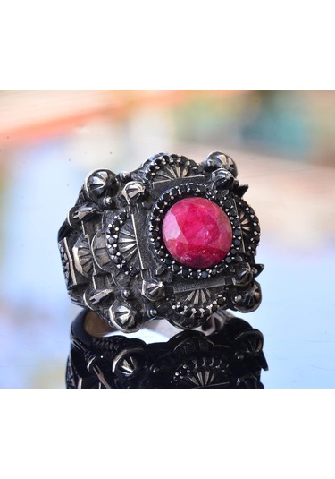 Erkekler İçin Lüks 925 Ayar Gümüş Yüzük - Yakut Taşlı - Zarif Ve Görkemli Tasarım Gümüş