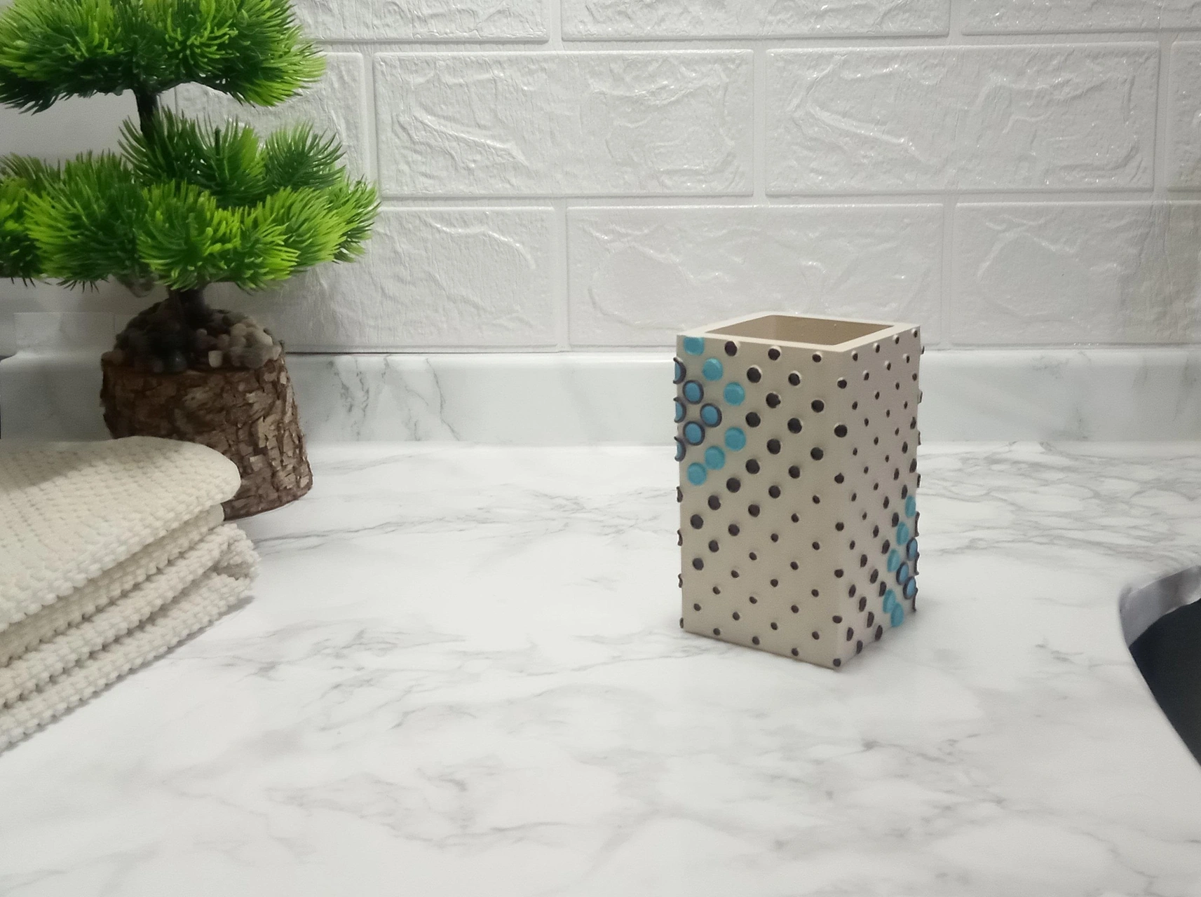 2 Adet Diş Fırçalık Ve Macunluk Puanlı Poliresin 6x6x10cm 200ml Banyo Seti Çok Renkli