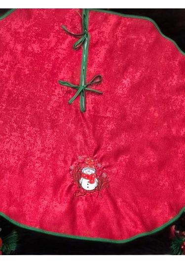 Kırmızı Kadife Kumaş Kardan Adam Nakışlı Çam Ağacı Örtüsü 95 Cm