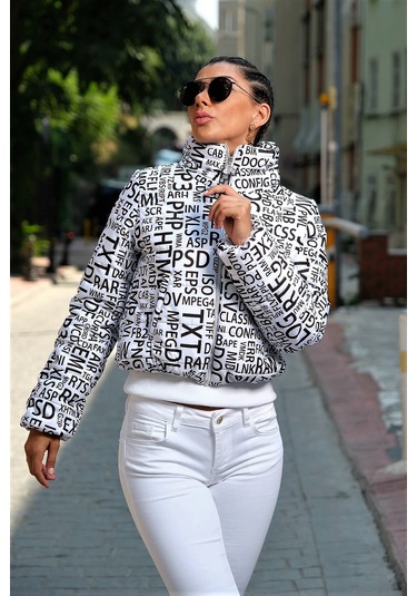 Kadın Beyaz Siyah Yazılı Dik Yaka Kısa Şişme Mont