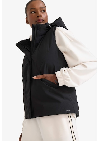 Defacto Defactofit Regular Fit Kapüşonlu Sporcu Su Geçirmez Yelek C4767ax25aubk81 Siyah