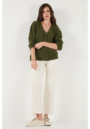 Lela Regular Fit V Yaka Düğmeli Triko Bayan Hırka 4616229 Haki Lela Regular Fit V Yaka Düğmeli Triko Bayan Hırka 4616229 Haki