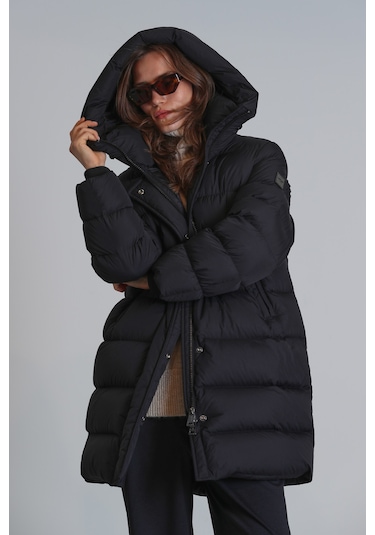 Lufian Olıvıa Kaz Tüyü Kadın Mont Siyah Siyah 122120034100100 Siyah Lufian Olıvıa Kaz Tüyü Kadın Mont Siyah Siyah 122120034100100 Siyah