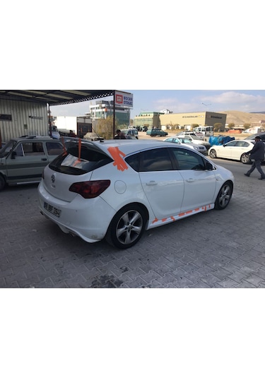 Opel Astra J Yan Marşpiyel Takımı Hb & Sedan