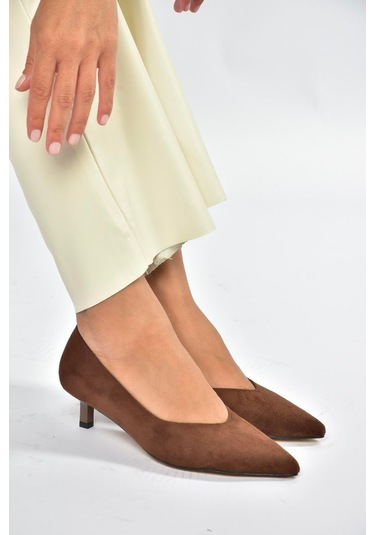 Fox Shoes V404090302 Kahverengi Süet Sivri Burun Alçak Topuklu Kadın Ayakkabı Kahverengi Fox Shoes V404090302 Kahverengi Süet Sivri Burun Alçak Topuklu Kadın Ayakkabı Kahverengi