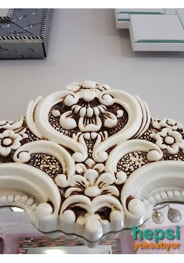 Klasik Model Eskitme Beyaz Renk Varaklı Boy Aynası