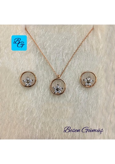 Yuvarlak Halka İçinde Elmas Çiçek Montürlü Set Rose Gold - Gümüş