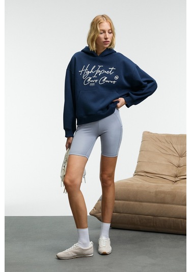 KIKRES Kadın Kapüşonlu Nakış Detaylı Oversize Lacivert Sweatshirt