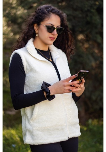 Kadın Ekru Beyaz Dik Yaka Kalın Peluş Fermuarlı Yelek 24kylkk215 001