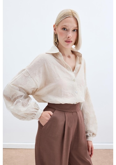 Sateen Nakış Detaylı Kraşlı Gömlek - Bej-136255 Bej