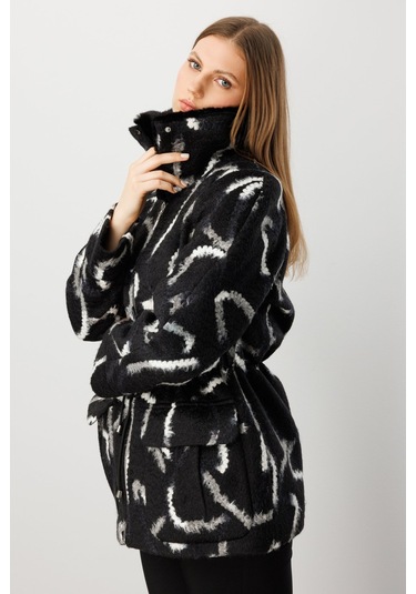 Ekol Kadın Büyük Beden Kapak Cepli Desenli Kaban 6301 Siyah Siyah