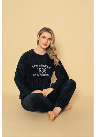 Kadın Lacivert Renk Peluş Pijama Takımı GÜL KURUSU