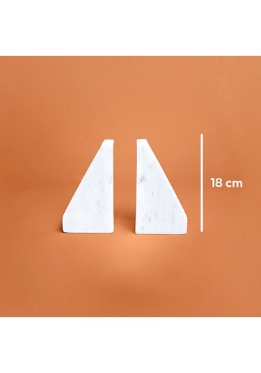 Tria Kitap Tutacağı