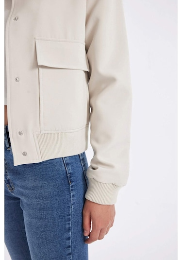 DeFacto Su İtici Kolej Yaka Rüzgar Geçirmez Çıtçıtlı Cepli Kısa Bomber Ceket B3469AX24AUER238