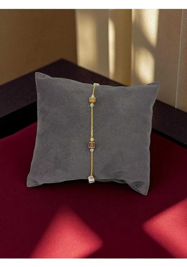 Altın Kaplama 925 Ayar Gümüş Küp Figürlü Bileklik Modern Ve Zarif Tasarım Gümüş