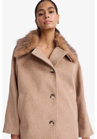 Defacto Çıkarılabilir Suni Kürk Yaka Regular Fit Düğmeli Kaşe Kaban F1218ax25wnbg501 Bej-bg501