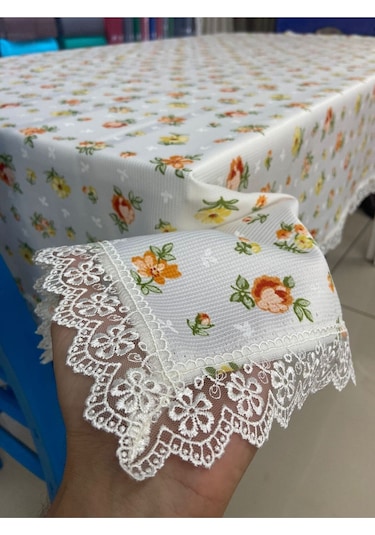 Leke Tutmaz Beyaz Gül Desenli Masa Örtüsü