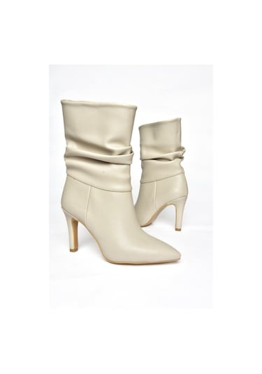 Fox Shoes R404020309 Bej İnce Topuklu Büzgülü Kadın Bot Bej