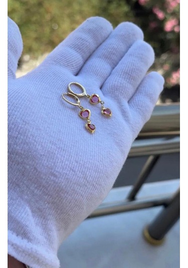 Çelik Gold Renk Kalpli Sallantılı Minimal Özel Tasarım Küpe Pembe