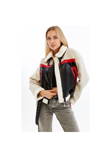 Kadın Siyah Kürklü Tokalı Crop Mont Siyah