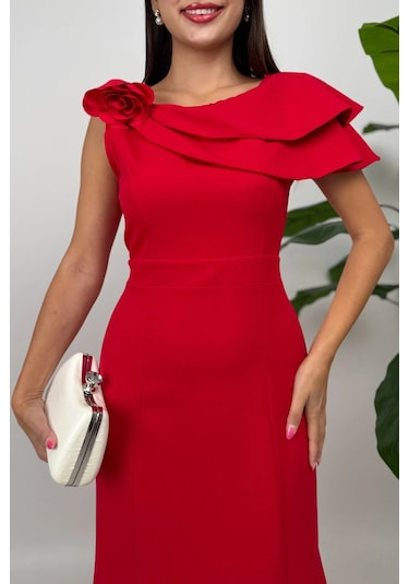 Delvira Drapeli Tek Omuz Çiçek Detaylı Uzun Kırmızı Abiye Elbise Kırmızı