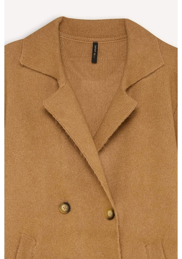 DeFacto Oversize Geniş Kalıp Kruvaze Kapamalı Düğmeli Cepli Ceket K9002AZ24WNBG474 Bej