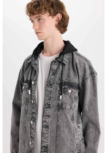 DeFacto %100 Pamuk Oversize Geniş Kalıp Kapüşonlu Düğmeli Mevsimlik Baharlık Jean Ceket D0416AX25SPNM55
