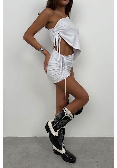 The İstanbul Asansörlü Tek Omuz Asimetrik Bluz Beyaz