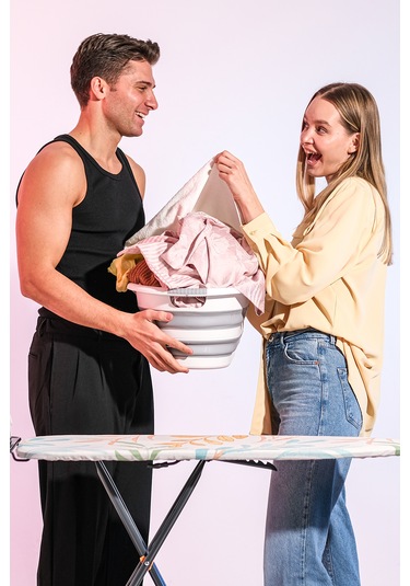 Quickpress Pratik Sağlam Metal Yapılı Isıya Dayanıklı Özel Kumaşlı Ütü Masası Desenli