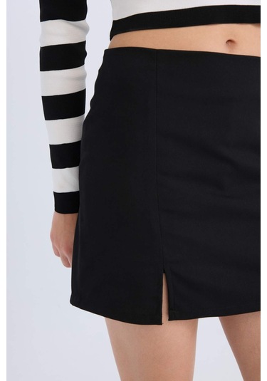DeFacto Yüksek Bel Basic Düz Pamuk Yırtmaçlı Astarlı Mini Etek D5112AX25SPBK81 Siyah