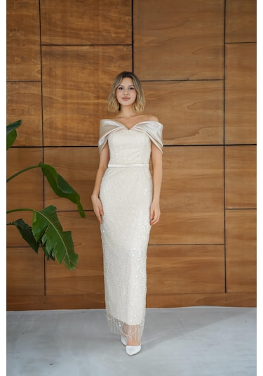 Düşük Omuz Üzeri Taş Boncuk İşlemeli Gold Uzun Abiye Elbise Gold