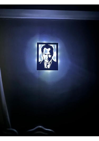 Led Işıklı Cumhuriyetin Kurucusu Atatürk Tasarımlı Ahşap Dekoratif Duvar Çerçevesi