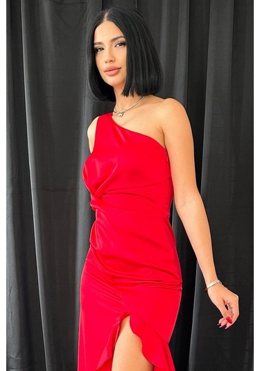 The İstanbul Kırmızı Volanlı Saten Abiye Kırmızı