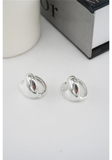 Byzeynaaksesuar  Kadın Vip Seri Kalp Figürlü Küpe